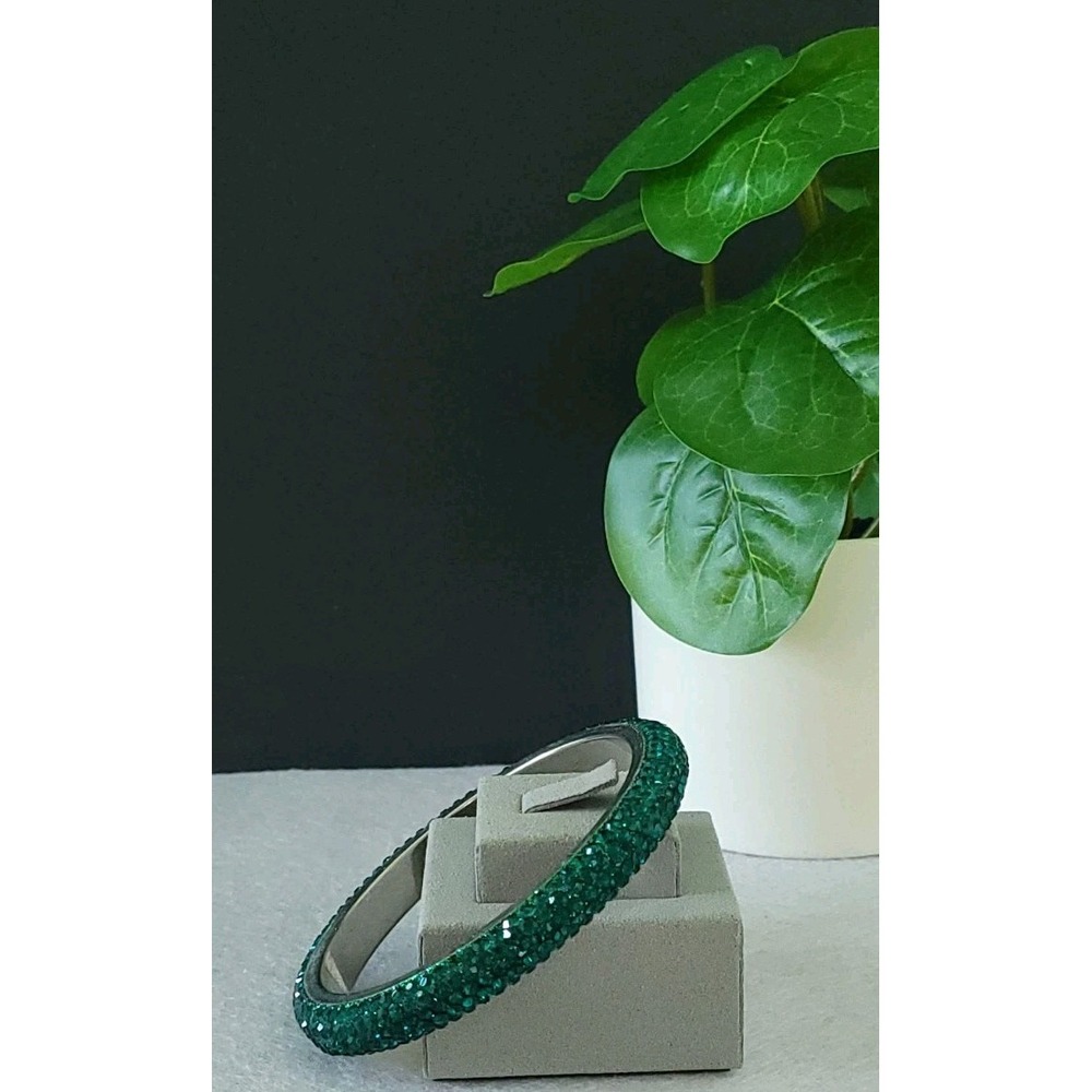 Emerald Green Pavé Rhinestone Bangle Bracelet Silver Tone Statement 8.75 Flaw